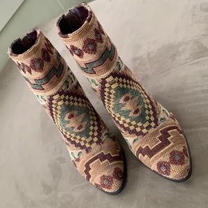 Kelsi Dagger tapestry boots NWOT. Never worn. Great Southwestern design. Size 8